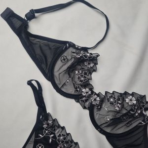 ست شورت و سوتین زنانه برتا مدل توری فنردار کد 2020JS
